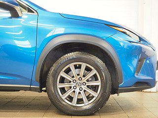 SUV Lexus NX 9 av 24