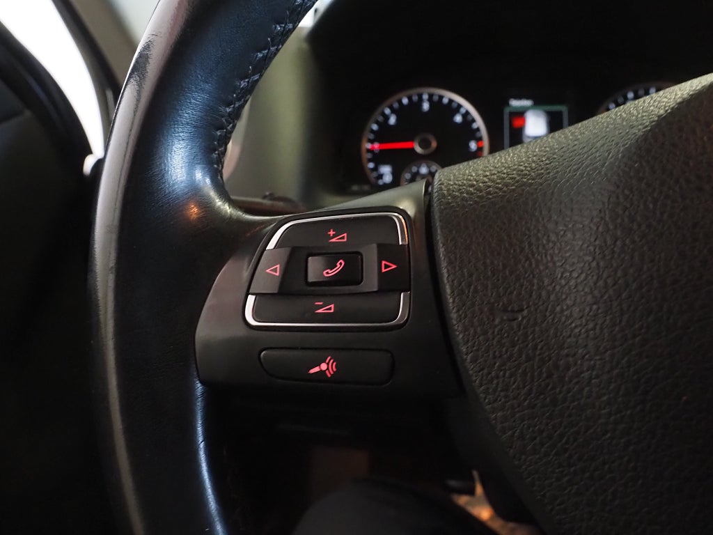 Volkswagen Tiguan 2.0 TDI 177hk 4Motion S&S Drag Backkamera 2015