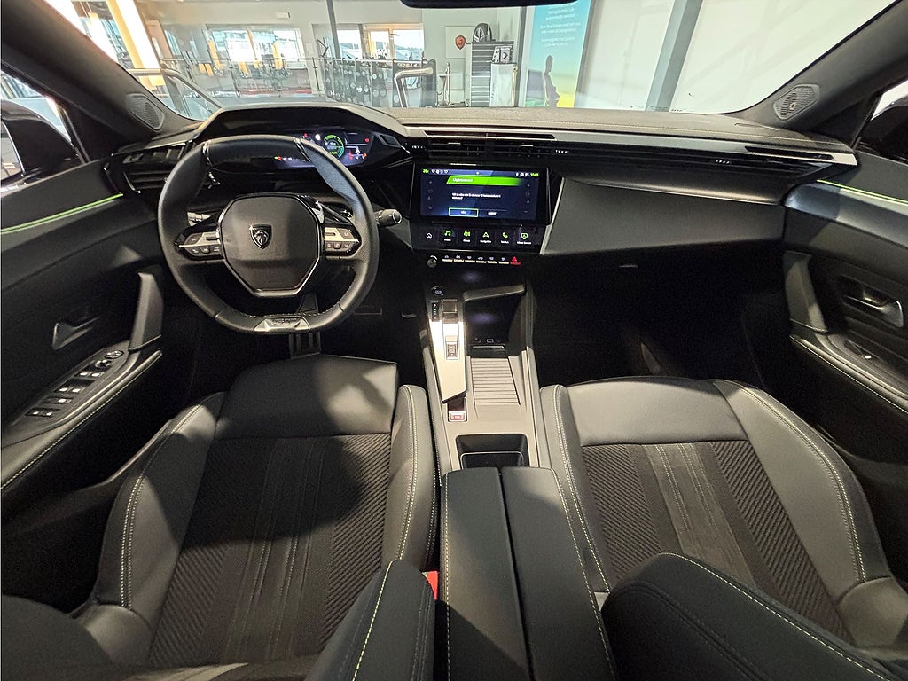 Bild på Peugeot 408 GT Hybrid 136hk Aut B-KAMERA ELSTOL NAV