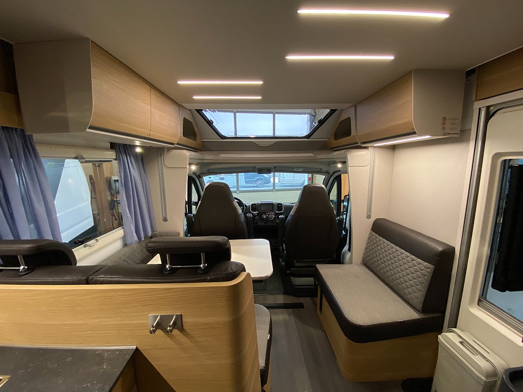 Adria Matrix Axess 670 SL /Taksäng/Solcell/B-körkort/Maxx-fan/EL-Patro - Adria