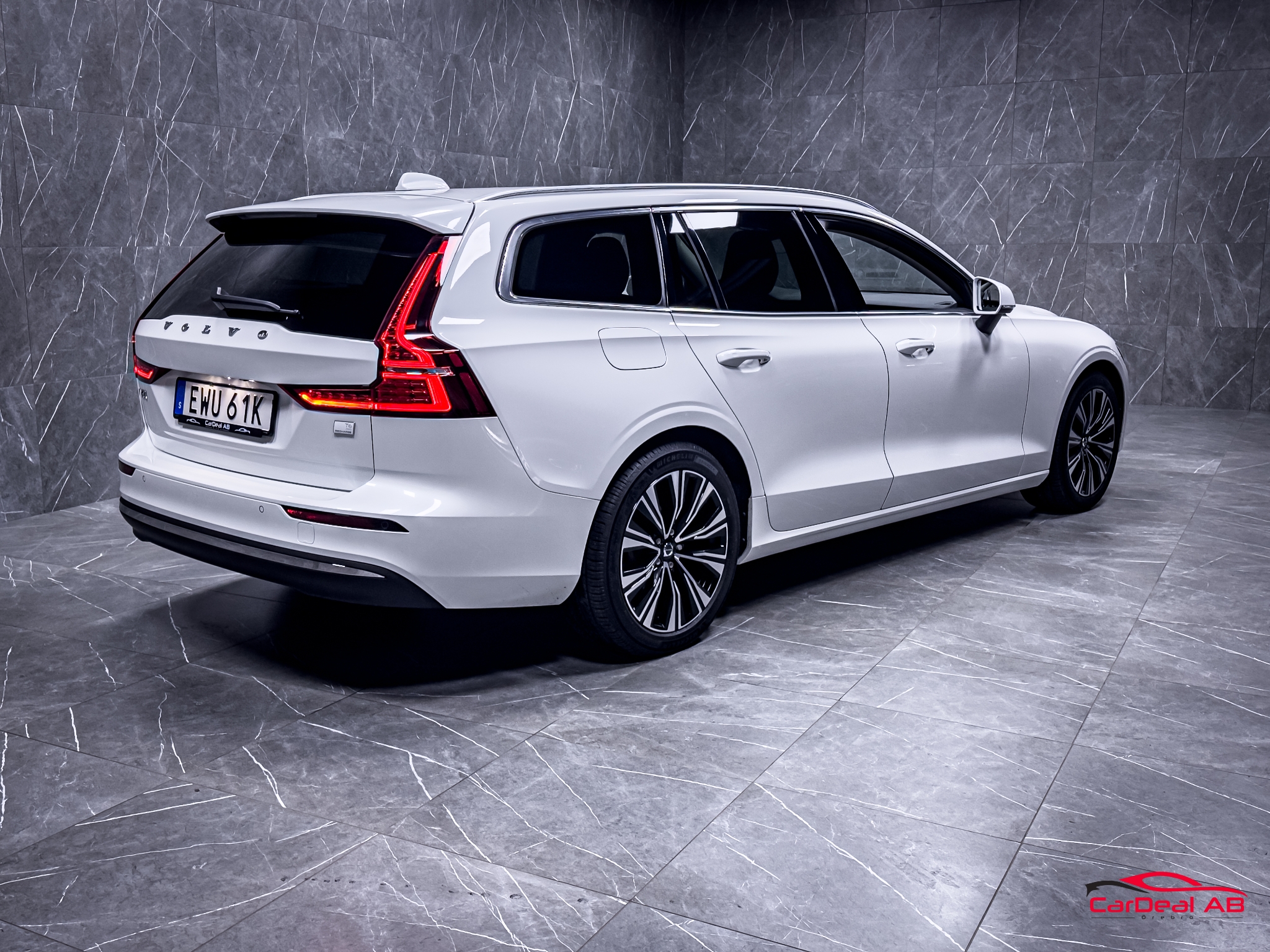 Volvo V60 Recharge T6 AWD Core Bright 2024, bild 7/10