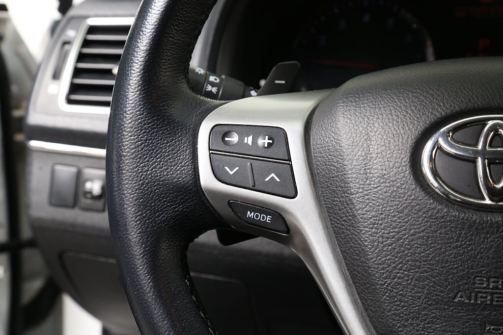 Toyota Avensis 1,8 147hk Multidrive S Edition 50 Kombi Navi Motorv 2015
