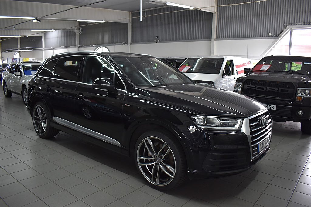 Audi Q7 3.0 TDI V6 Quattro 272hk S line 7-Sits Pano Bose