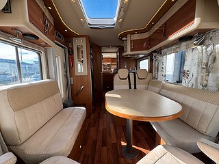 Husbil-integrerad Hymer Eriba 773 IVECO 170HK AUT 5 av 26