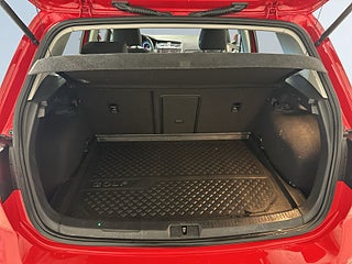Volkswagen Golf 5-dörrar 1.0 TSI Kamera Drag Extraljus Mvärm S/V-hjul – bild 12