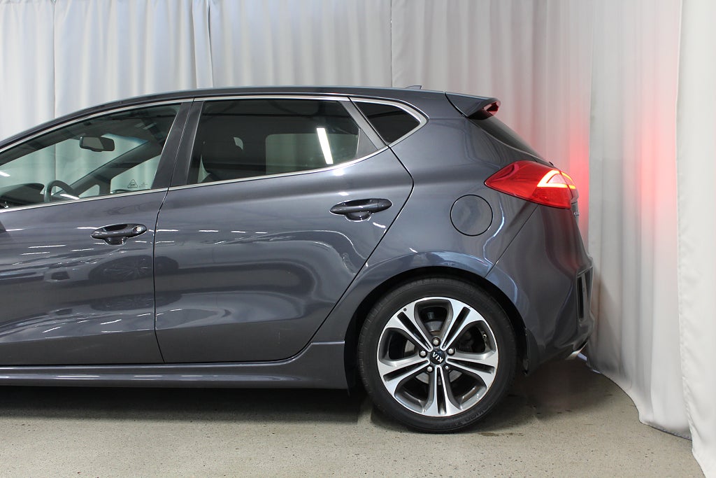 Kia Ceed 1.6 CRDi DCT GT-Line, M&K-värmare, S&V-hjul 3,99% Ränta