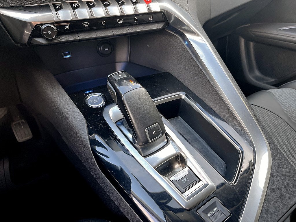 Bild på Peugeot 5008 Allure 1.2 PT 130hk Aut - B-KAMERA, DRAG