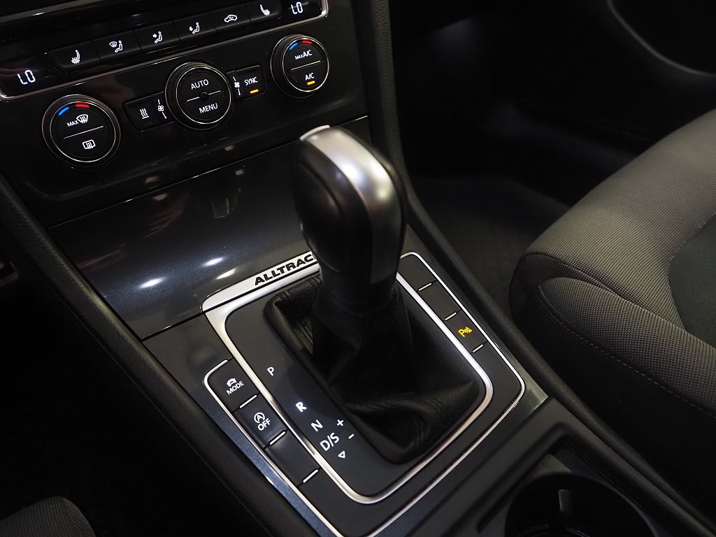 Volkswagen Golf Alltrack TDI 184hk 4M |Drag|D-värm|Kamera| 2020