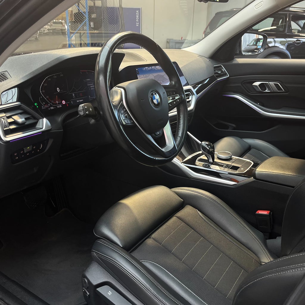 BMW 320D xDrive Touring Sport line Panorama Carplay HiFi Drag