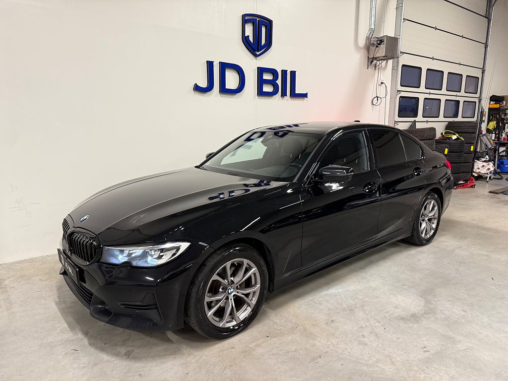 BMW 320 d xDrive Sedan Sport line Bkamera Navi 190hk