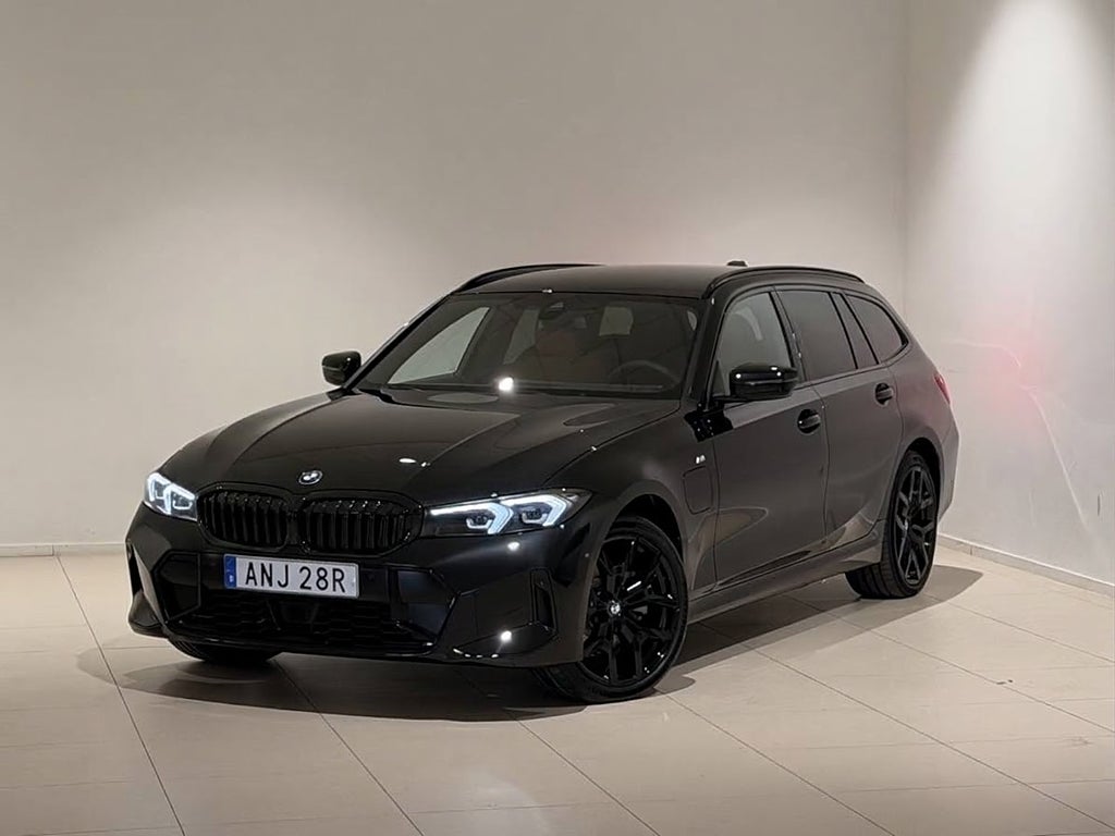 BMW 330e