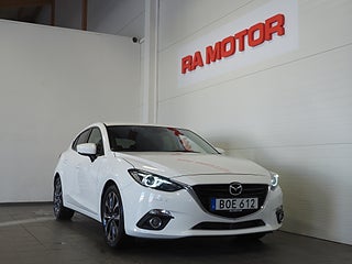 Halvkombi Mazda 3 1 av 22