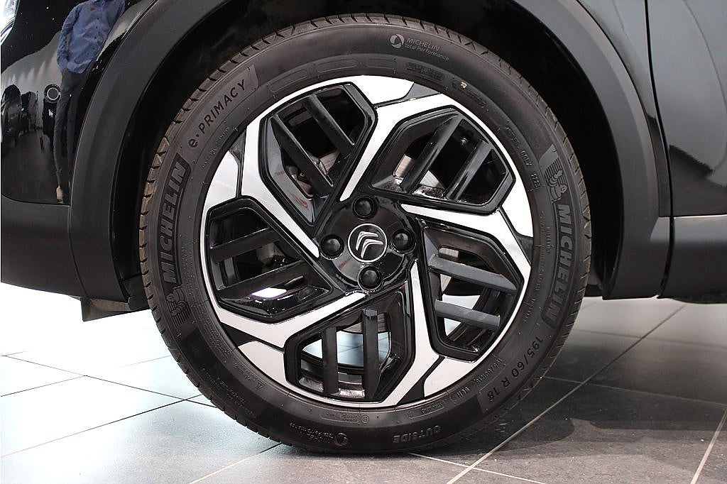 Bild på Citroën C4 Shine 1.2 PT 130hk Aut - B-KAMERA, CARPLAY