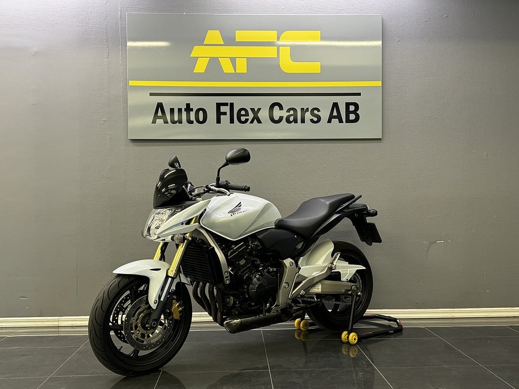 Honda Powersports CB600F Hornet | 2 Brukare | Växelvisare | Kraschpuckar