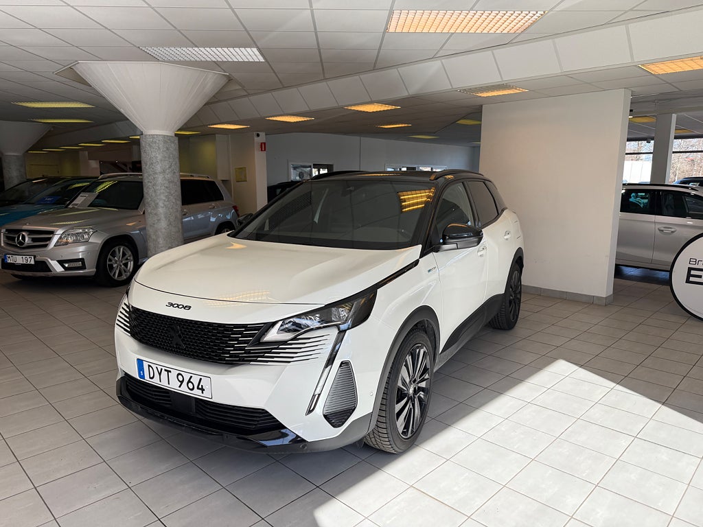 Peugeot 3008 HYBRID4 300 1.6 + 13.2 kWh AWD EAT GT Euro 6