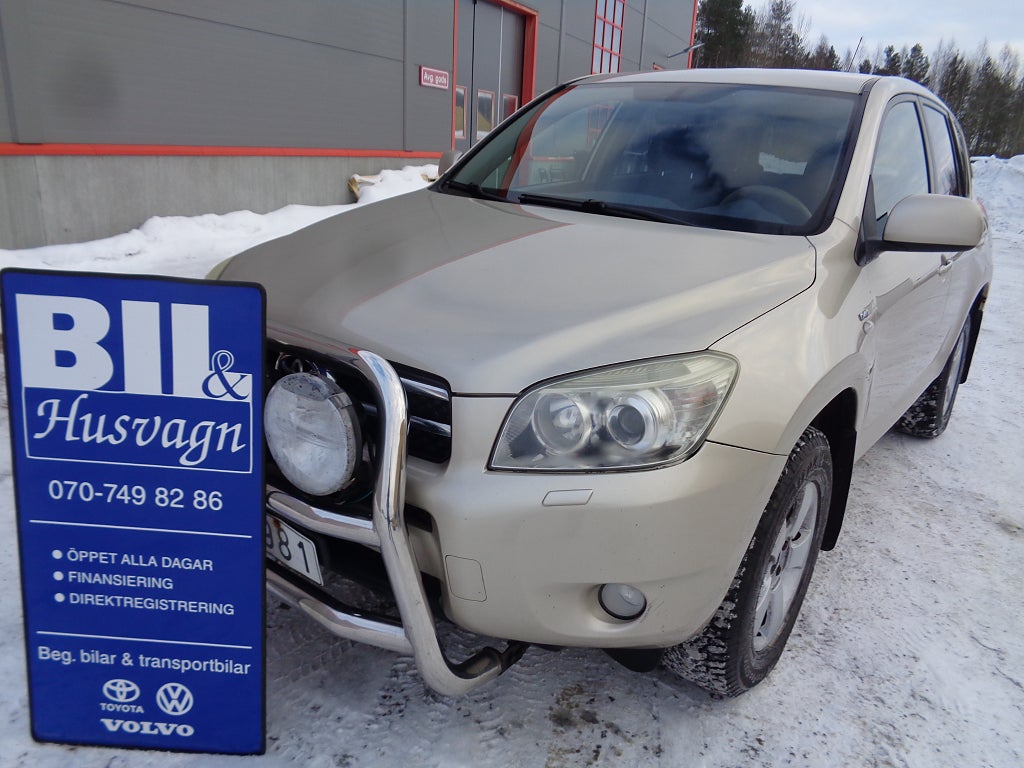 Toyota RAV4 2.2 D-4D 4x4 Euro 4 NYSERVAD/BRA HISTORIK/FINANS/INBYTE