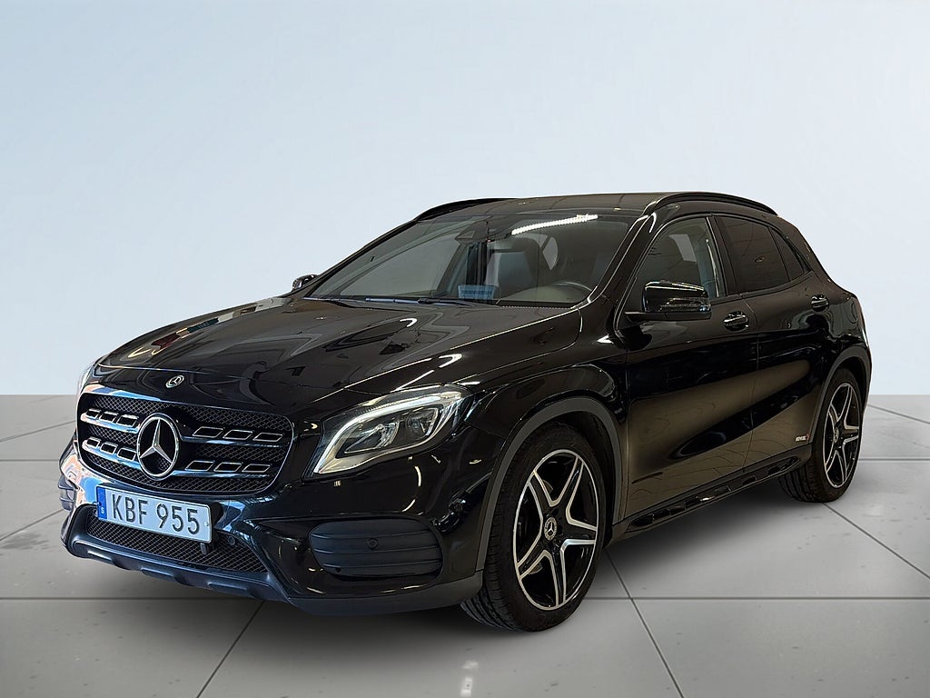Mercedes-Benz GLA 220 d 4M AMG Line Mvärme Panorama Bkamera Navi S&V-däck
