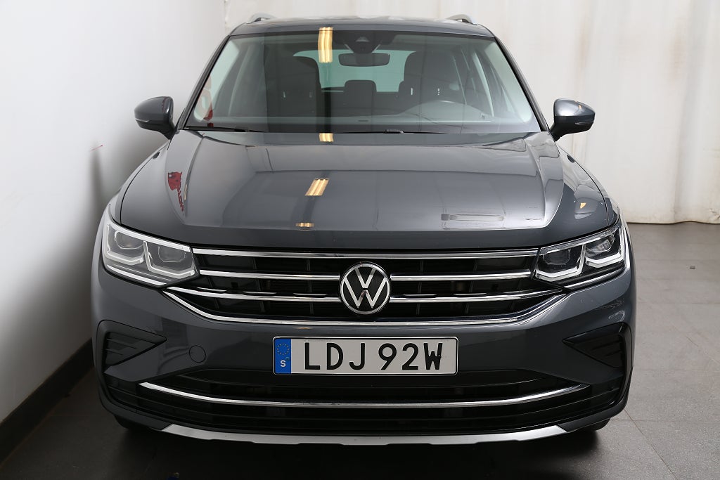 Volkswagen Tiguan 2,0 TDI 200hk 4Motion Elegance DSG Värmare Drag Leasbar 2021