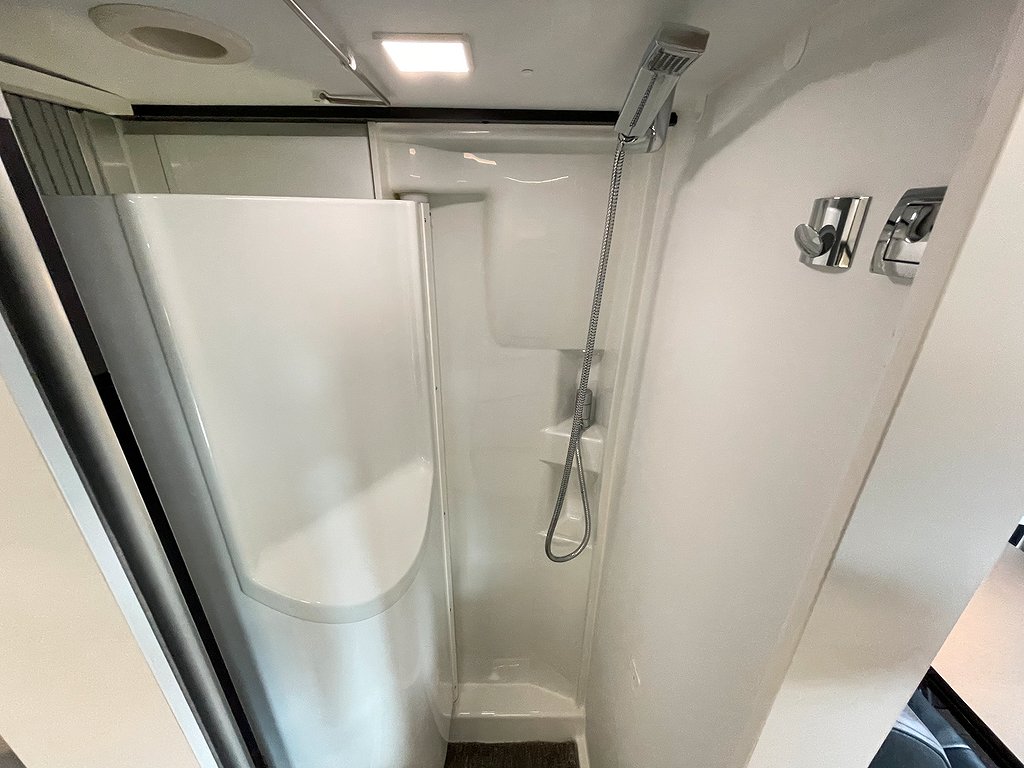Adria Twin Supreme 640 SLB / Automat 160hk / B-kort / Solcell - Adria