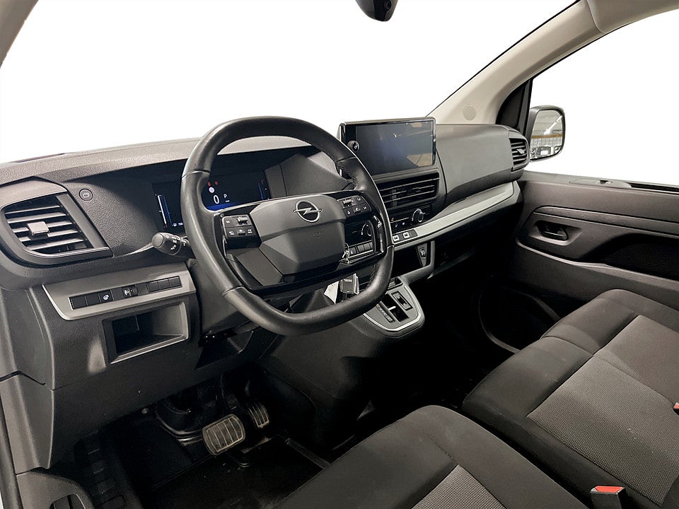Bild på Opel Vivaro Business 2.0 BHDi 145hk Aut L3 B-KAMERA CARPLAY