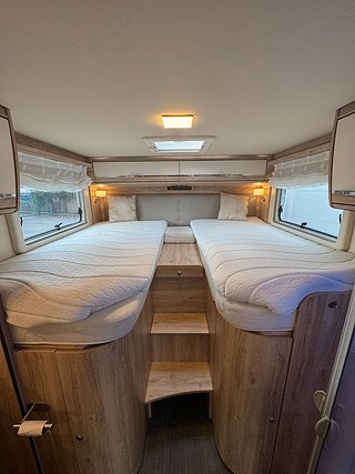 Husbil-halvintegrerad Eura Mobil Profila 720 EB 10 av 21