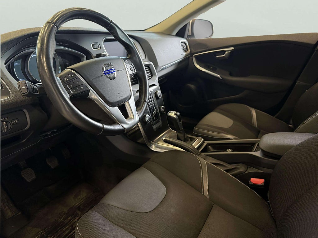 Volvo V40 D2 Momentum Gps Dragkrok V-Hjul Ny servad - miniatyr 11