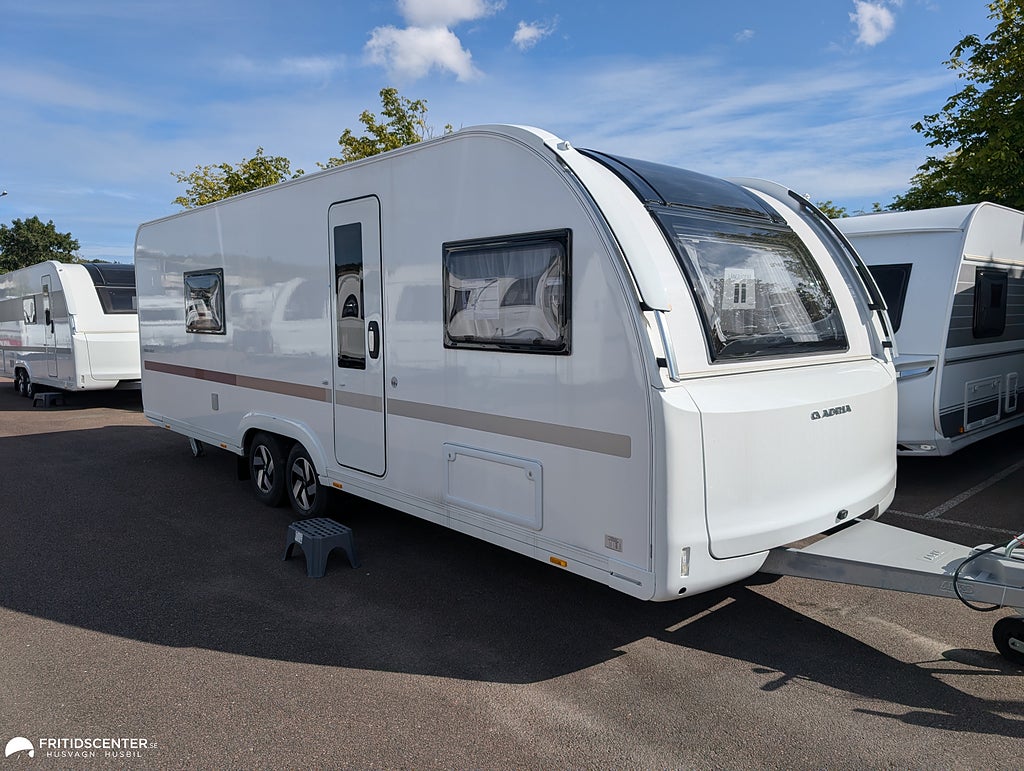 Adria ADORA 663 UT *Rymlig / Året runt / Långbäddar