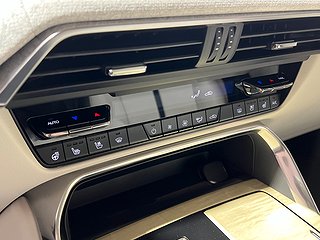 SUV Mazda CX-60 14 av 20