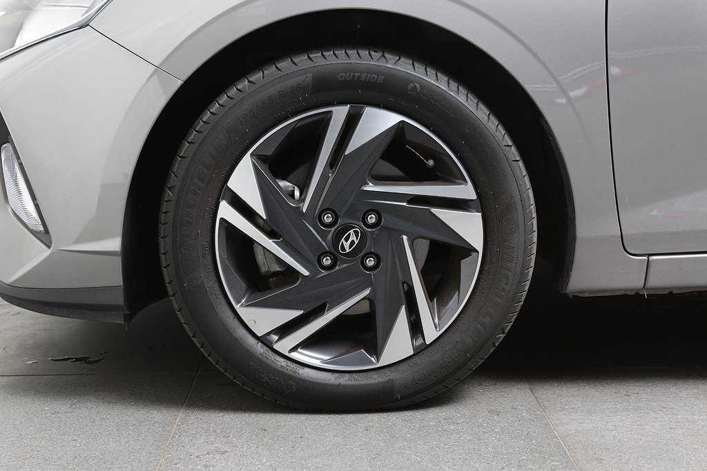 Hyundai i20 1,0 T-GDI 100hk Essential Aut 5D Motorvärmare 2022