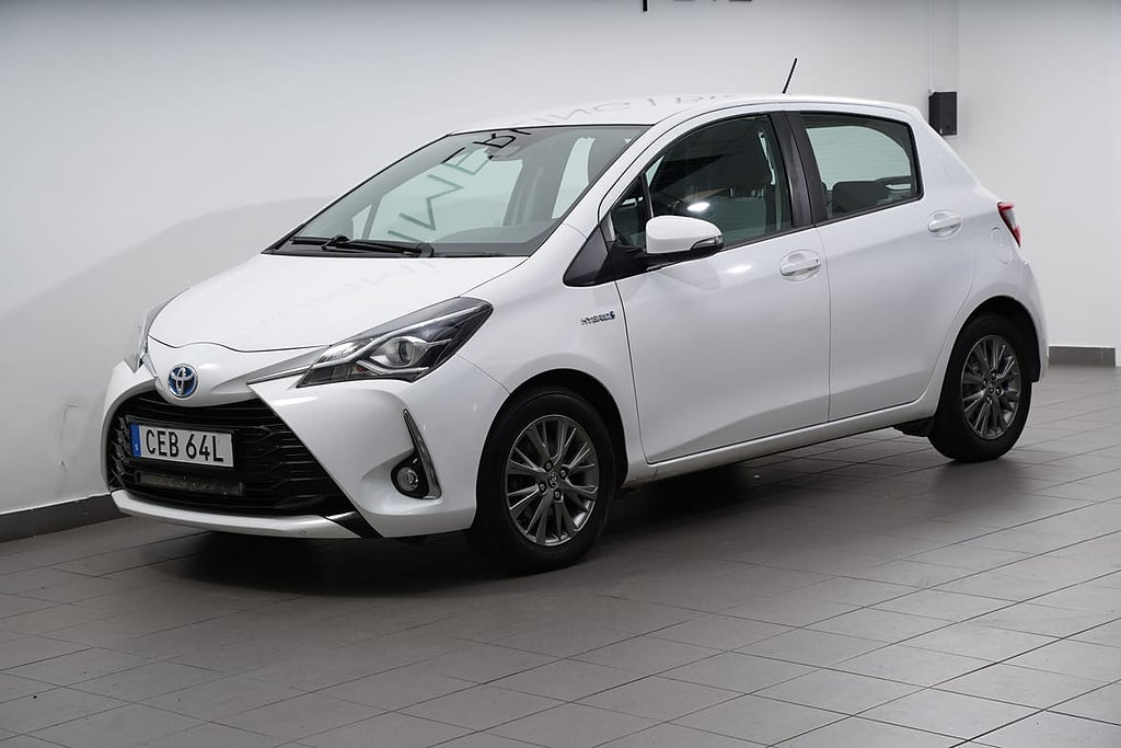 Toyota Yaris Hybrid e-CVT 101hk Kupéfläkt/Backkamera/Lane...