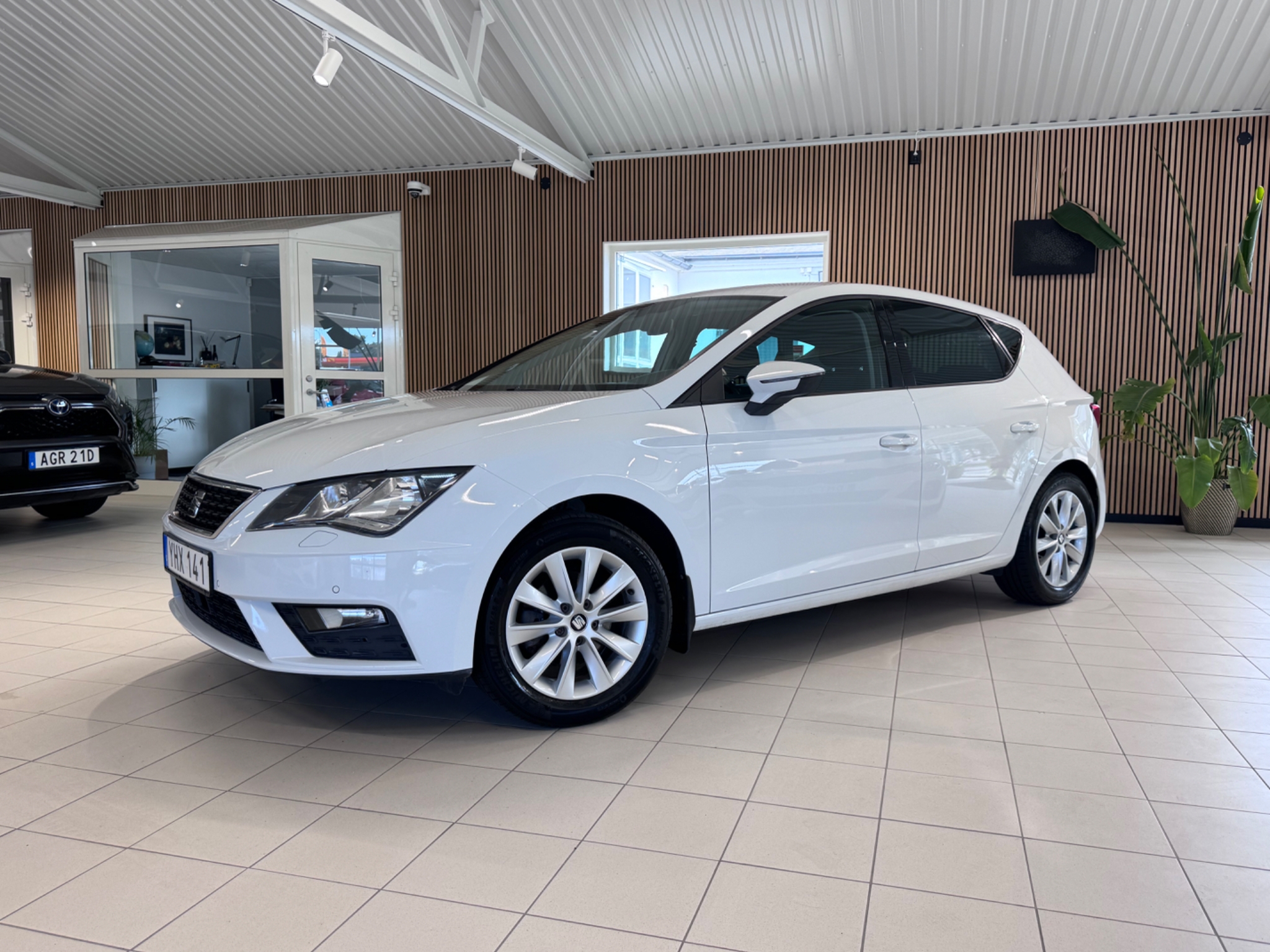 Seat Leon 1.2 TSI Style 5-d 2017, kuva 2/43