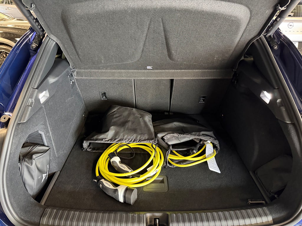 Cupra Terramar e-Hybrid 204 HK DRAG ada-fart B- kamera Värmare Carplay bild 16