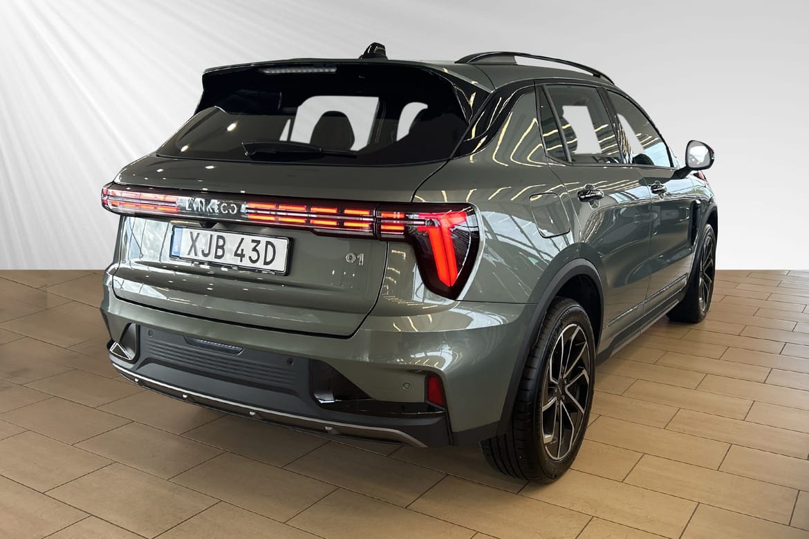 Lynk & Co 01 Core PHEV 2025, bild 4/10