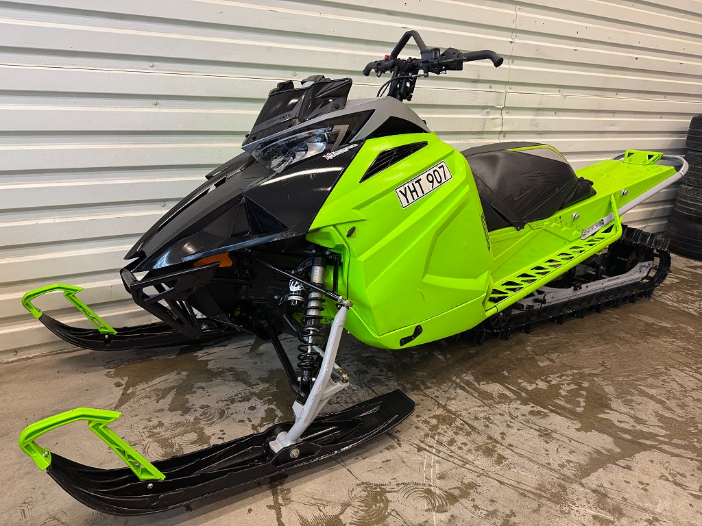 Arctic Cat M 8000 Hardcore Evo 863:-/Mån-19