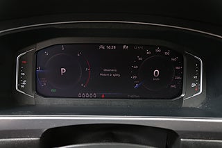 SUV Volkswagen Tiguan 32 av 36