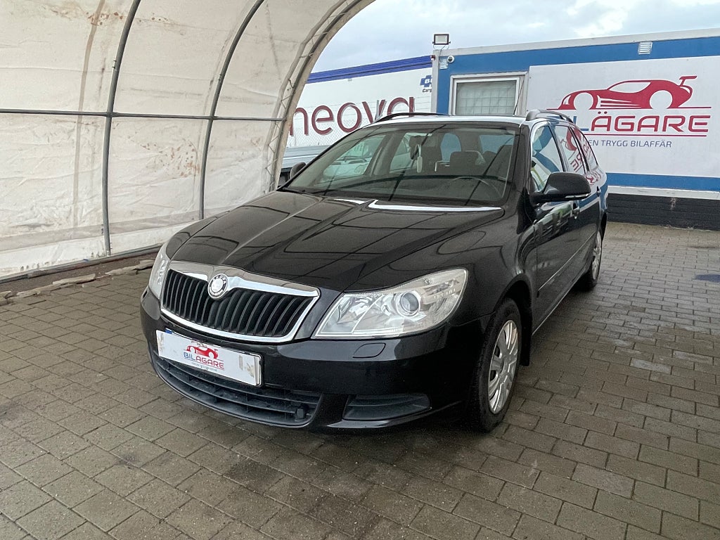 Skoda Octavia 1.6 MPI KAMREM BYTT M-VÄRMARE S+V-HJUL P-SENS FARTHÅLLARE