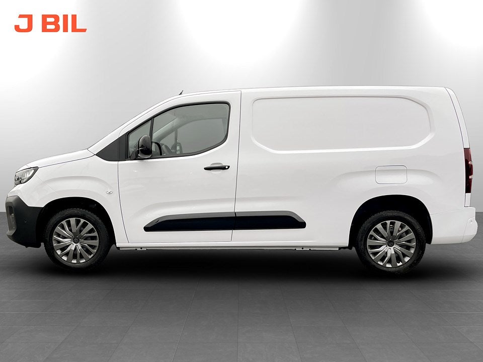 Bild på Peugeot Partner Plus 130hk AT8 L2 - DEMO