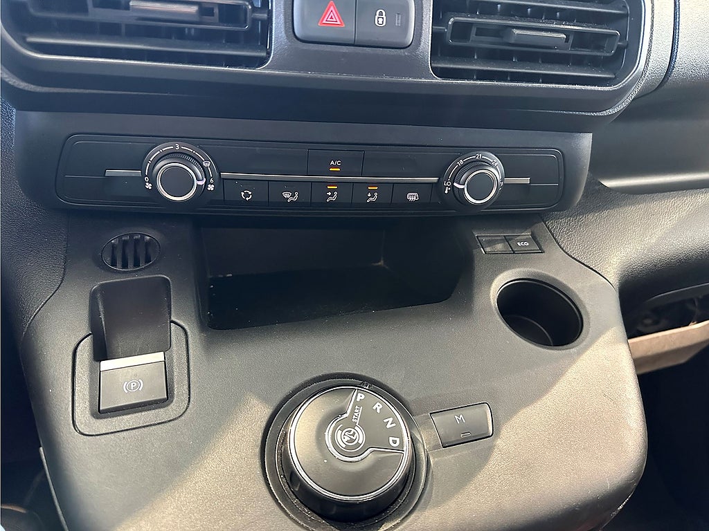 Bild på Peugeot Partner PRO BlueHDi 130hk Aut L1 - DEMO