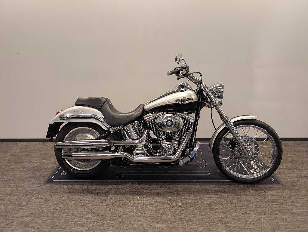Harley-Davidson Deuce Twin Cam Jubileumsmodell Låga mil, 1 ägare
