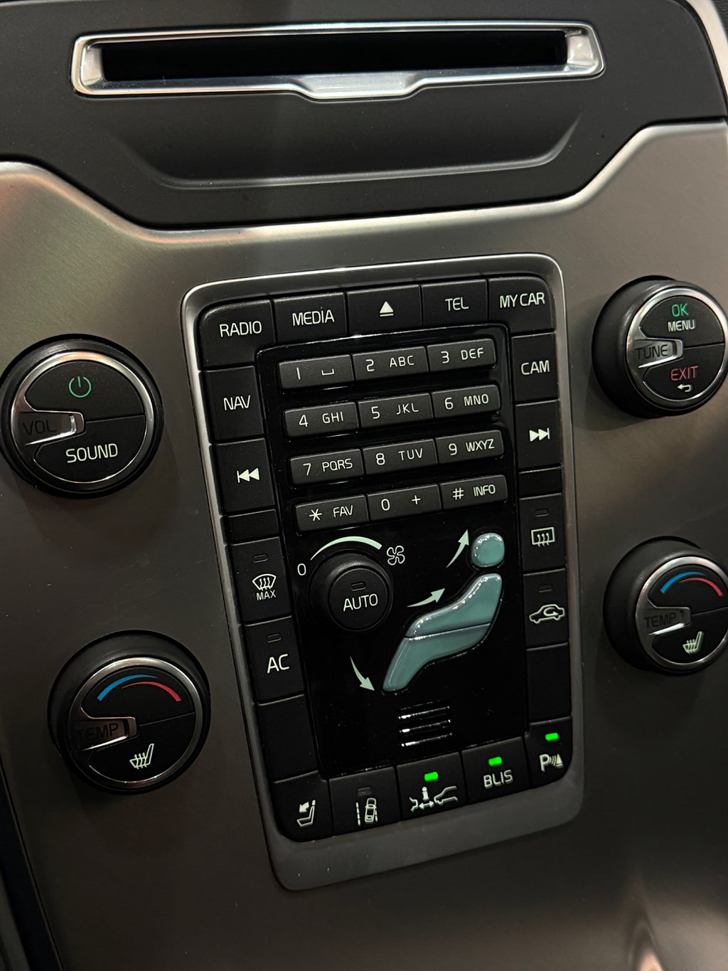 Volvo V70 D5 AWD Geartronic Summum R-Design Limited 215hk - miniatyr 23