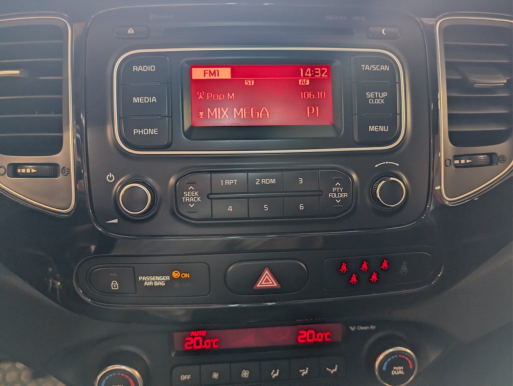 Kia Carens 1.7 CRDi GLS Drag/7-sits/M-värm/V-hjul thumbnail