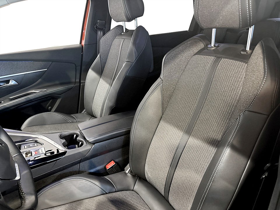 Bild på Peugeot 5008 Allure Pack 1.2 PT 130hk Aut B-KAMERA CARPLAY