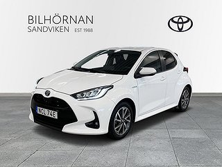 Toyota Yaris Hybrid 1.5 Active Plus Vinterhjul Motor & Kupévärmare