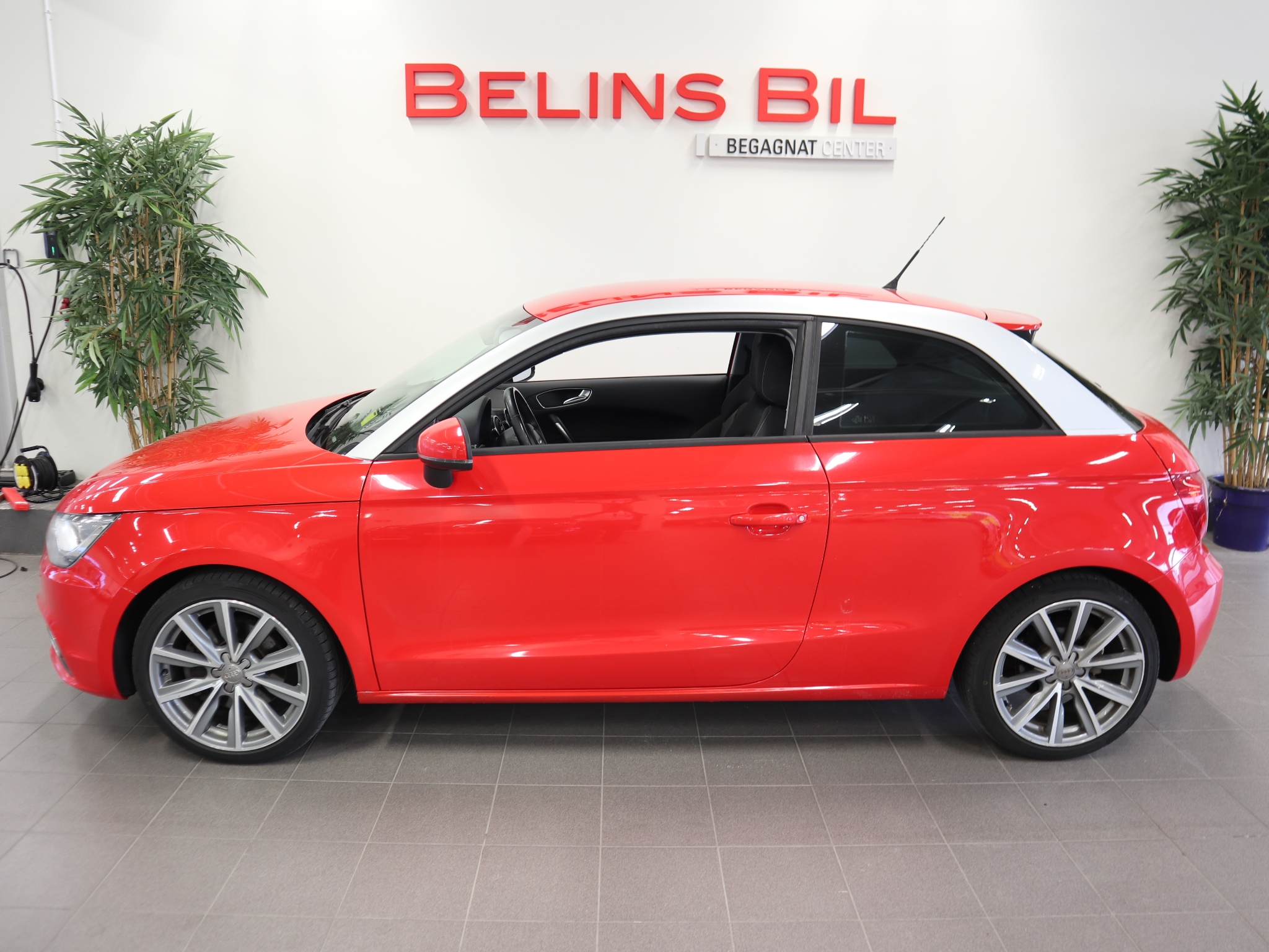 Audi A1 TDi 3-D 2011, kuva 2/36