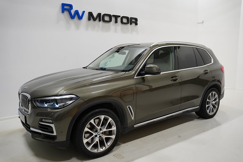 BMW X5 xDrive45e 394hk iPerformance xLine HiFi Luftfjädring P-värmare