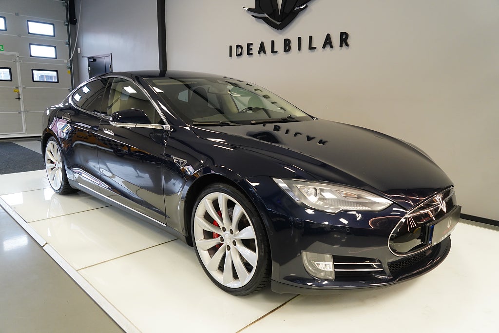 Tesla Model S 85 FRI LADDNING