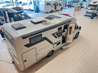 Husbil-halvintegrerad Adria MATRIX SUPREME 670 SL 7 av 32