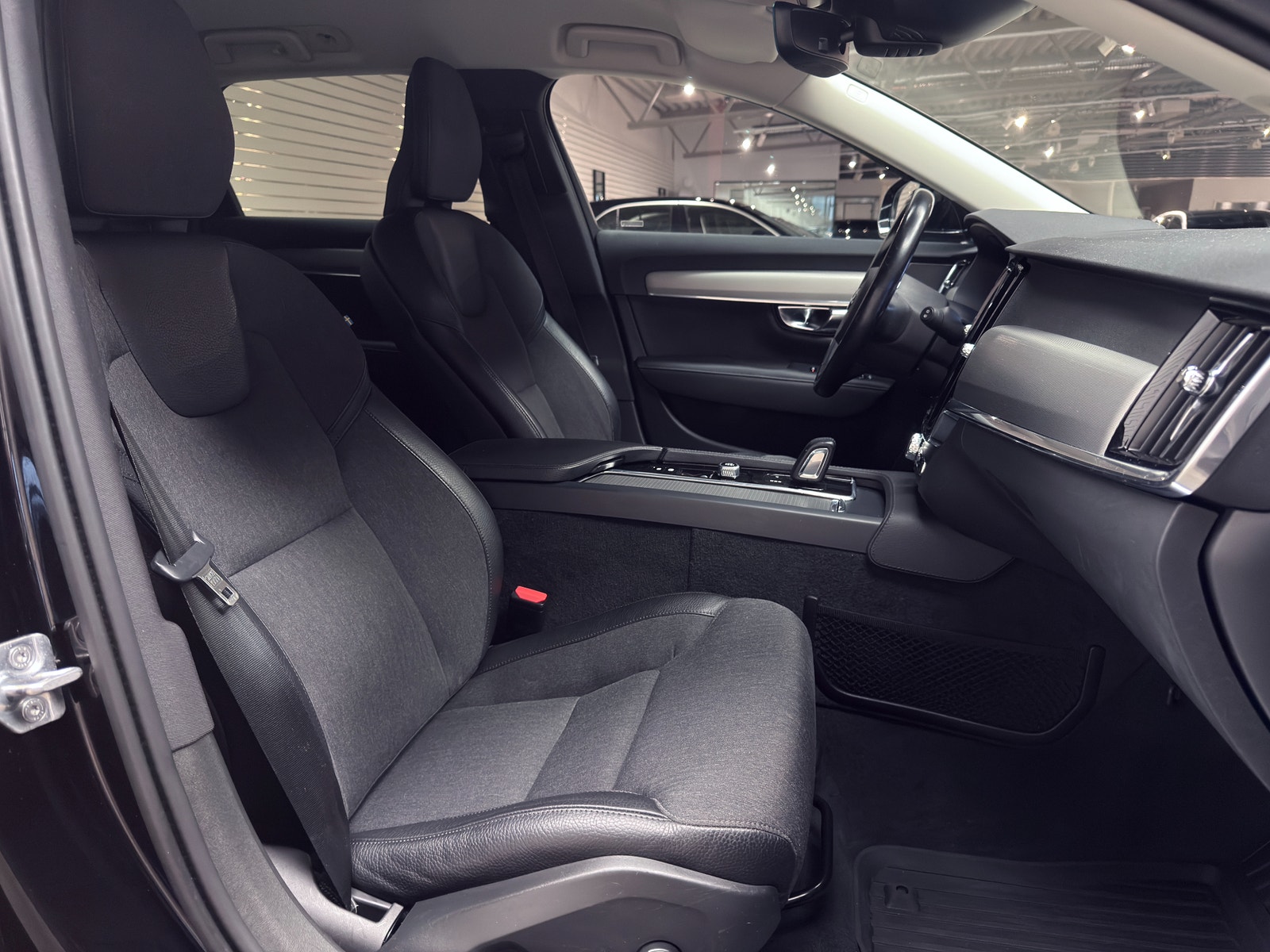 Volvo V90 B4 197hk Momentum | Dragkrok | Värmare | Facelift 2021 - miniatyr 15