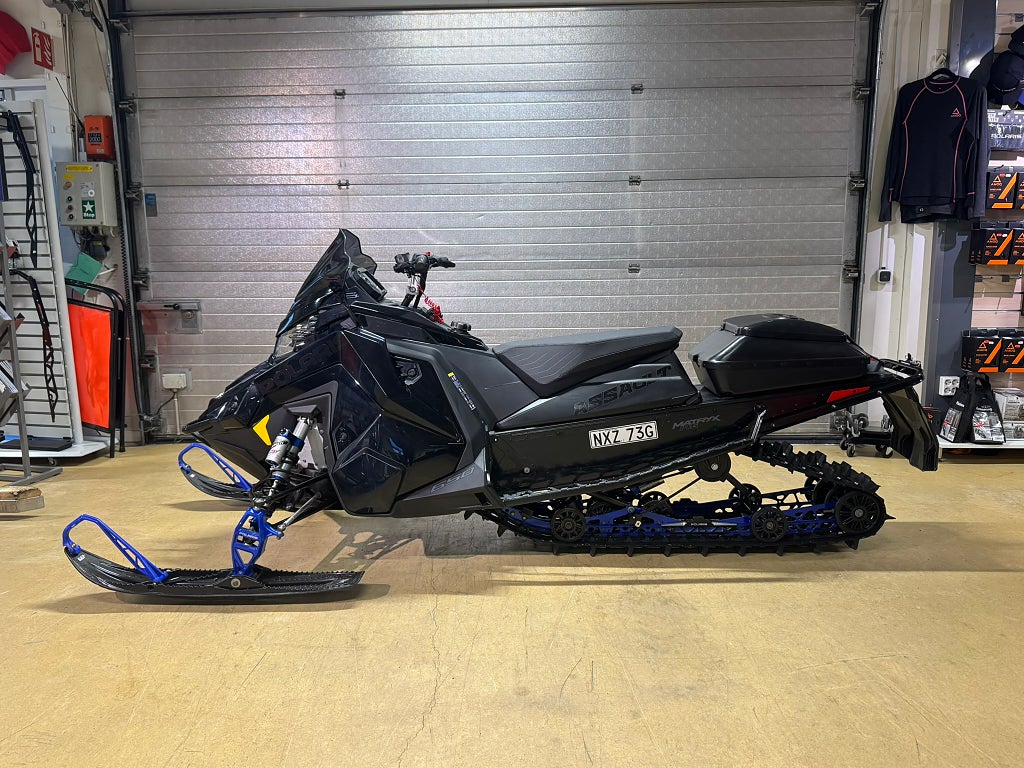 Polaris 650 Switchback Assault Matryx 146 -21