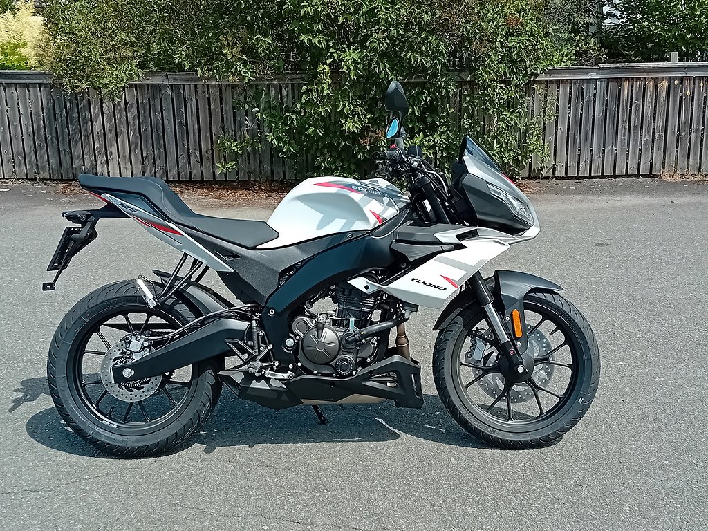 Aprilia TUONO 125